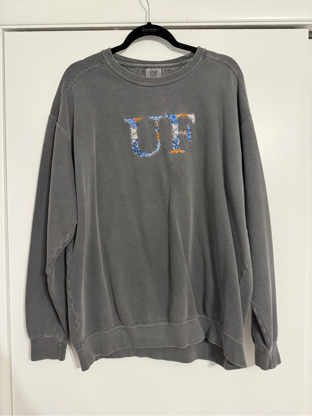 UF Custom Floral Embroidered Gray Comfort Colors Crewneck Sweatshirt - Size XL